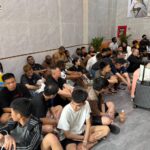 金边警方突袭公寓：捣毁电诈与毒品据点，逮捕55人-足球波胆-足球论坛-足彩策略网