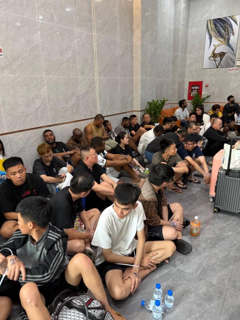 金边警方突袭公寓：捣毁电诈与毒品据点，逮捕55人-足球波胆-足球论坛-足彩策略网